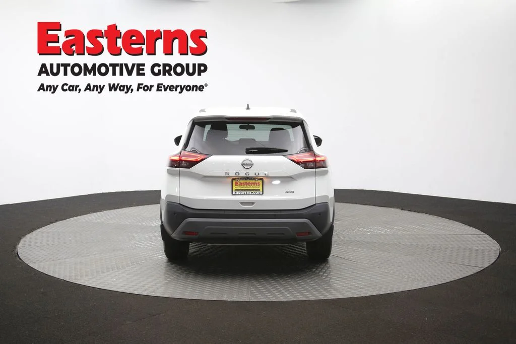 Used 2023 White Nissan S image 38