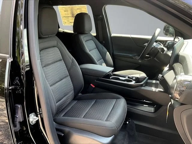 2027 Chevrolet Equinox LT - Photo 11