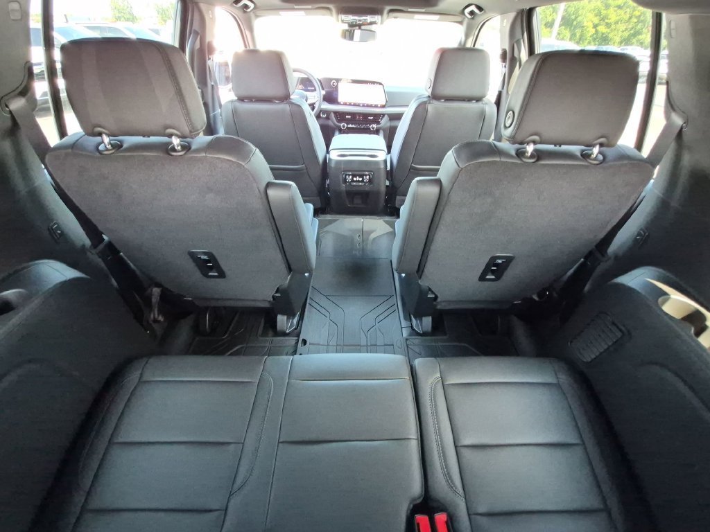 2026 Chevrolet Suburban LT - Photo 37
