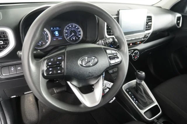 Used 2022 Gray Hyundai SE image 27