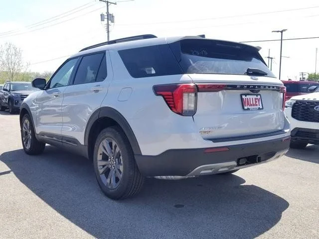 New 2026 Space White Metallic Ford Active image 6