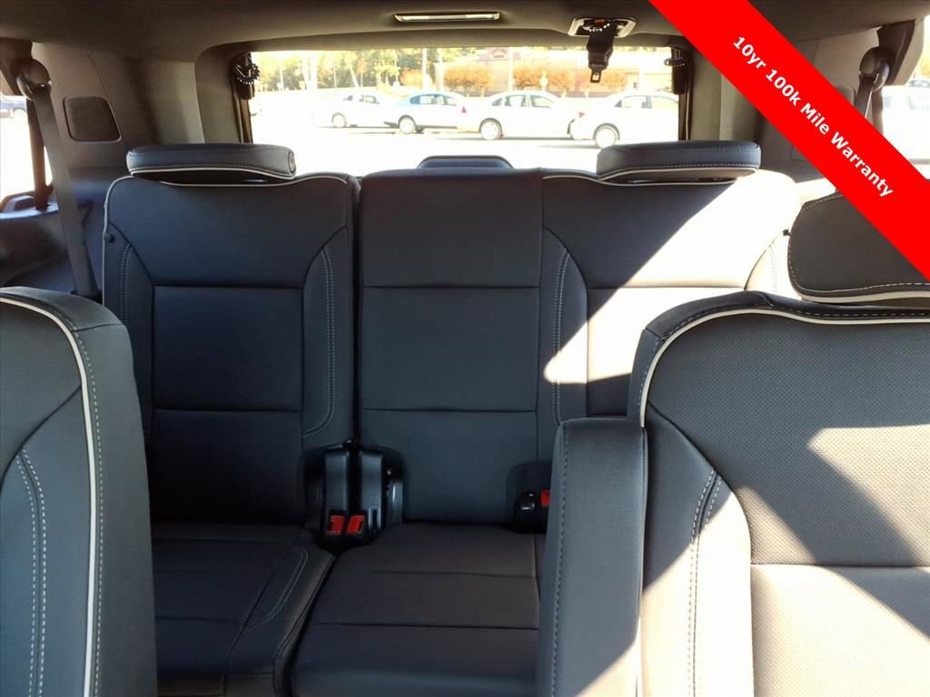 2025 Chevrolet Tahoe Premier - Photo 23