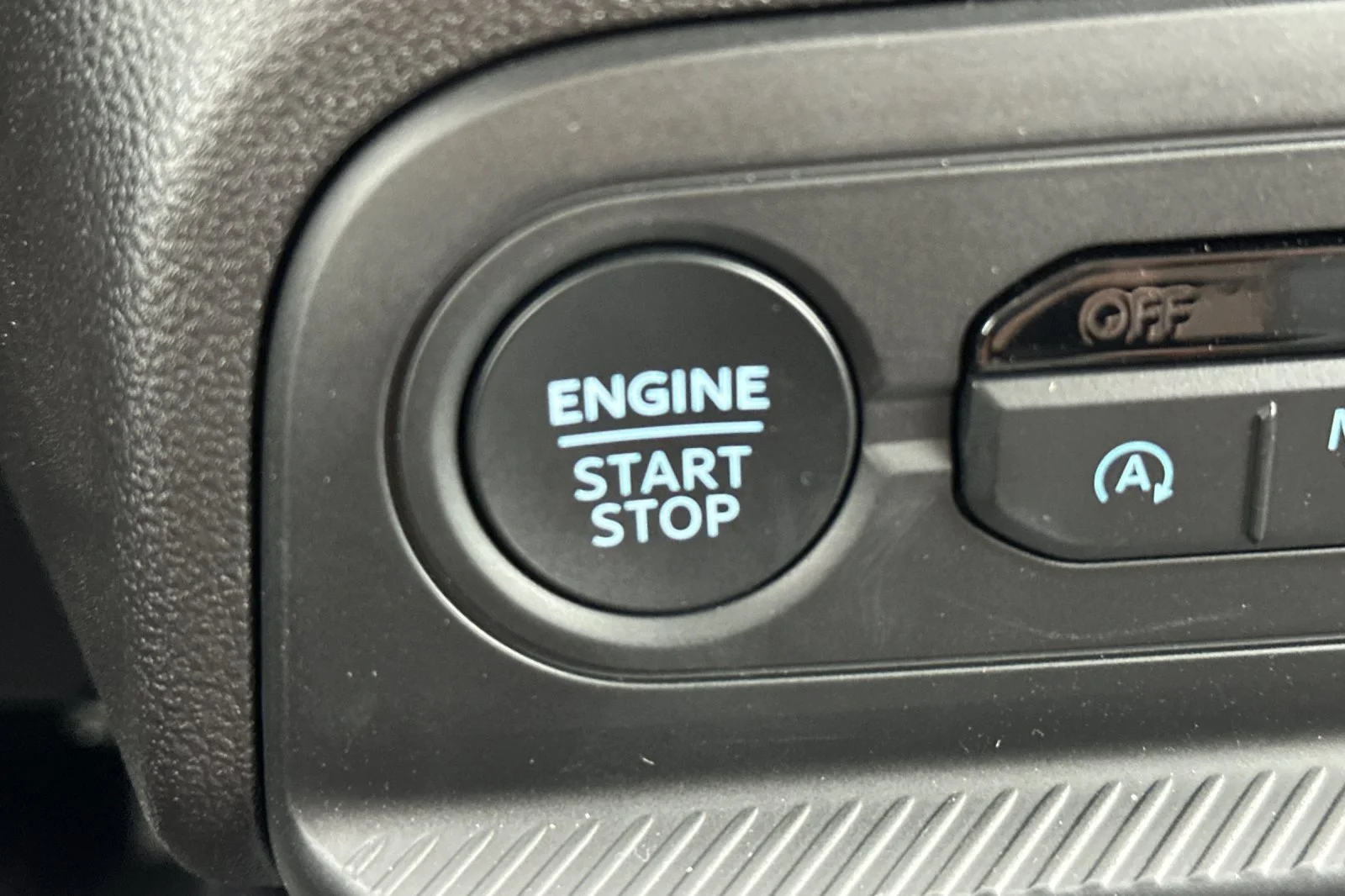 New 2025 Carbonized Gray Metallic Ford Outer Banks® image 22