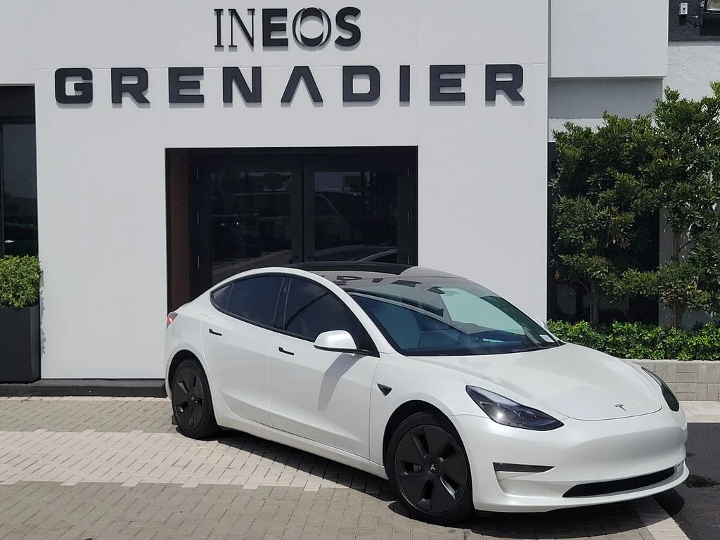 Used 2021 White Tesla Standard Range Plus image 2