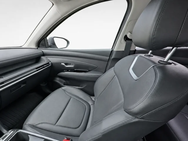 Used 2025 White Hyundai Limited image 15