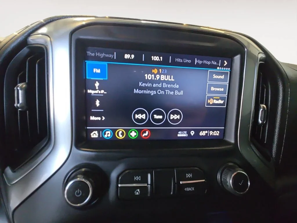 Used 2019 White Chevrolet LT image 15