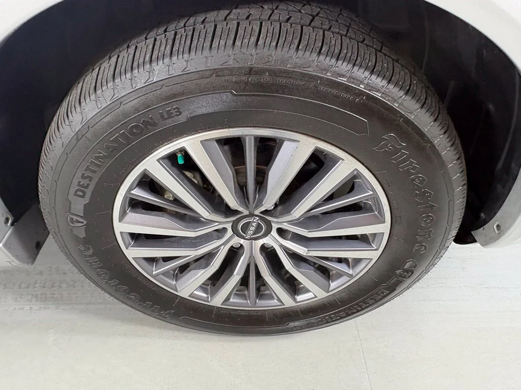 Used 2024 Silver Nissan SL image 10