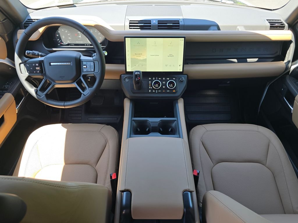 New 2026 Fuji White Land Rover X-Dynamic SE image 17