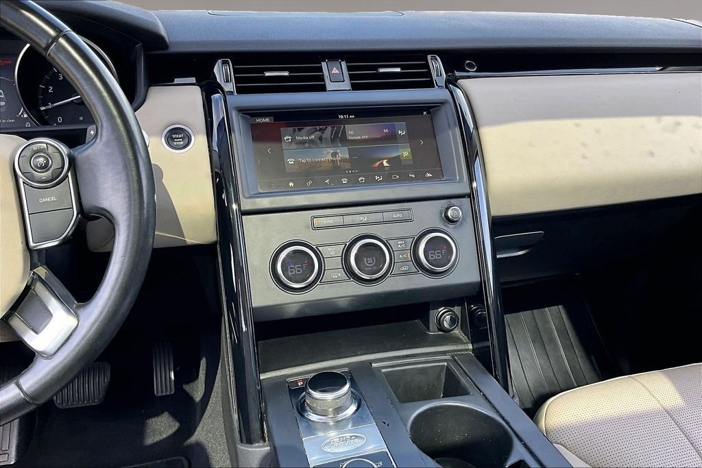 Used 2018 White Land Rover SE image 6