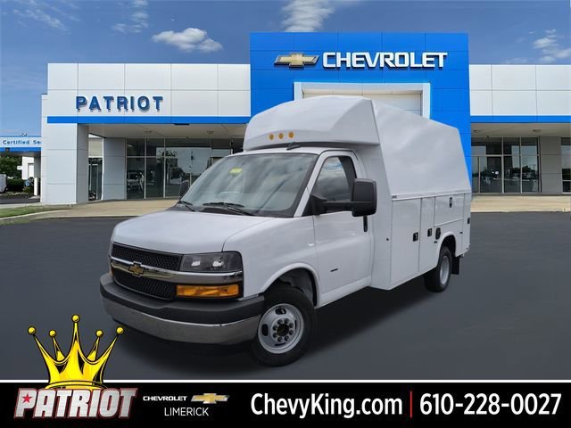 2025 Chevrolet Express 3500 139" WB's photo