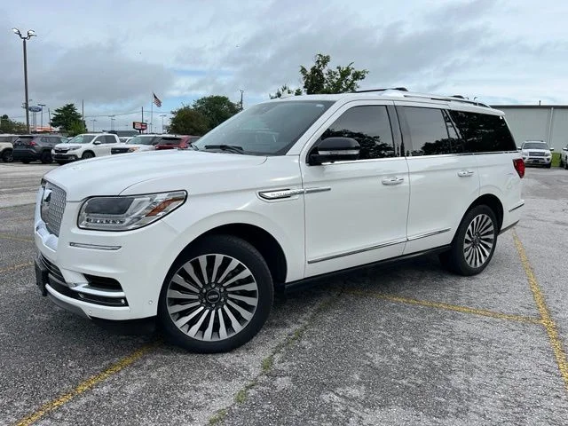 Used 2020 White Lincoln Reserve image 2