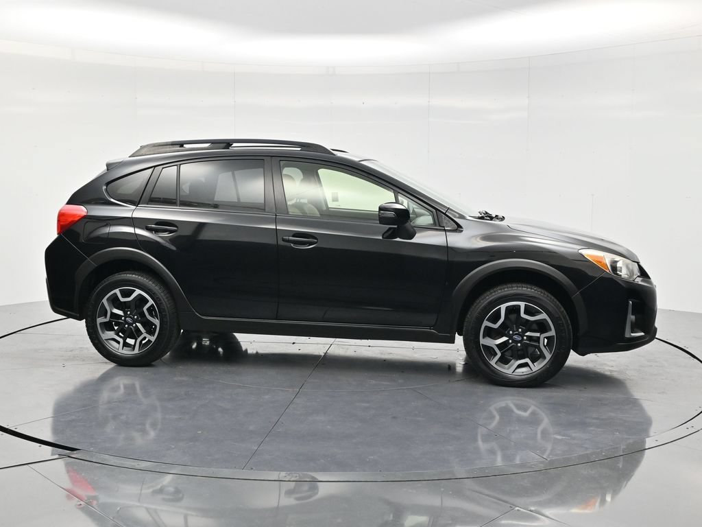 Used 2017 Crystal Black Silica Subaru 2.0i Limited image 4