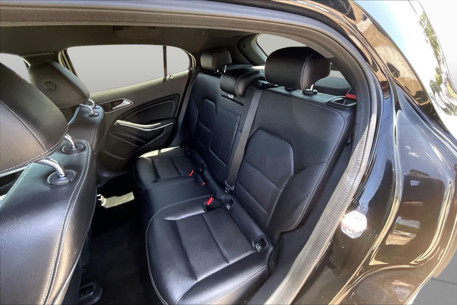 Used 2018 Night Black Mercedes-Benz GLA 250 image 20