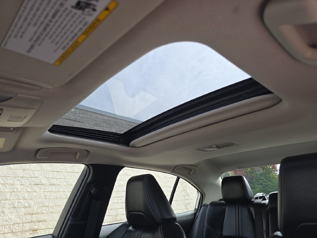 Certified Used 2020 White Toyota XLE image 15