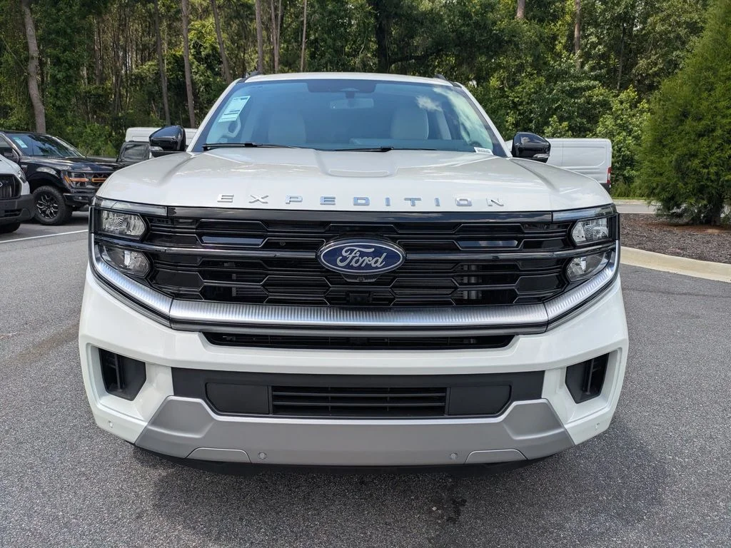 New 2026 Star White Metallic Tri-Coat Ford Platinum image 9