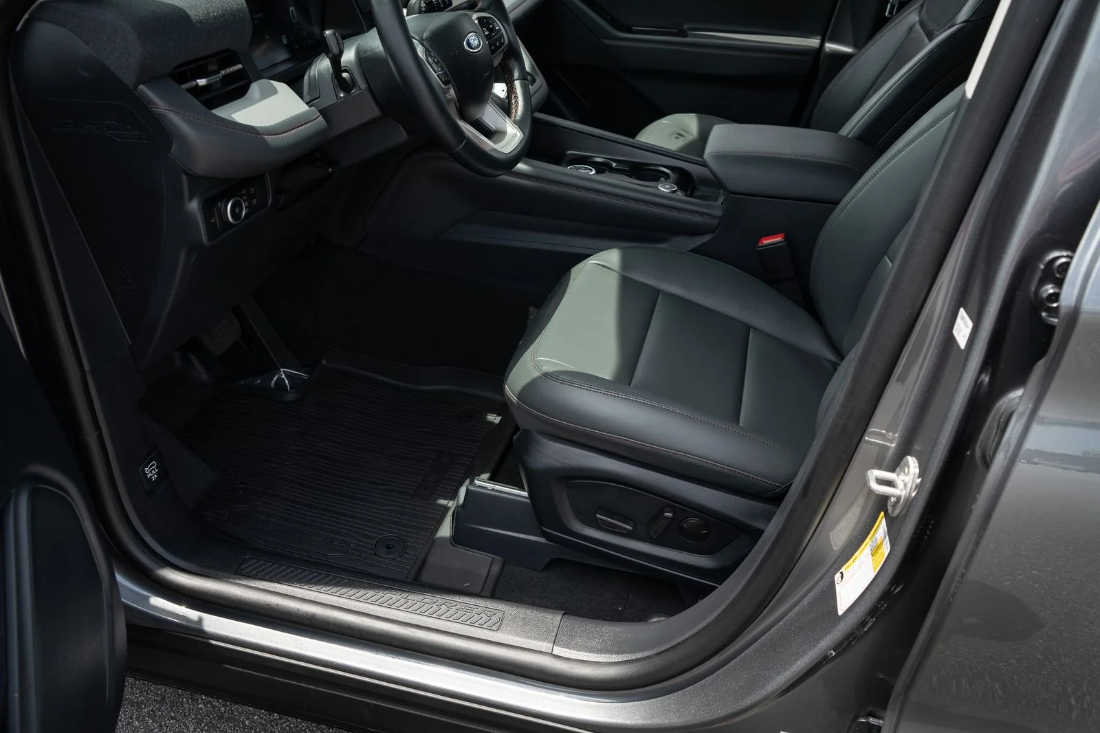 New 2026 Carbonized Gray Metallic Ford Active image 17