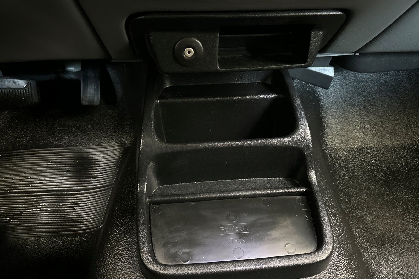 Used 2009 Silver Ford  image 16