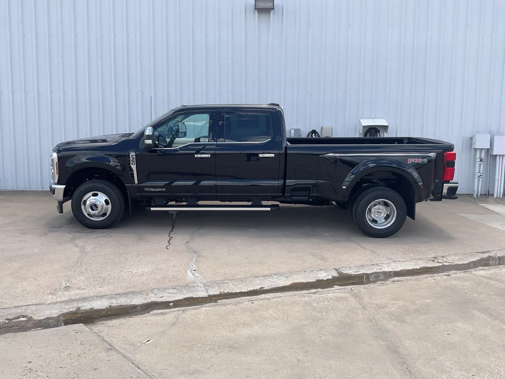 New 2026 Agate Black Metallic Ford LARIAT image 3