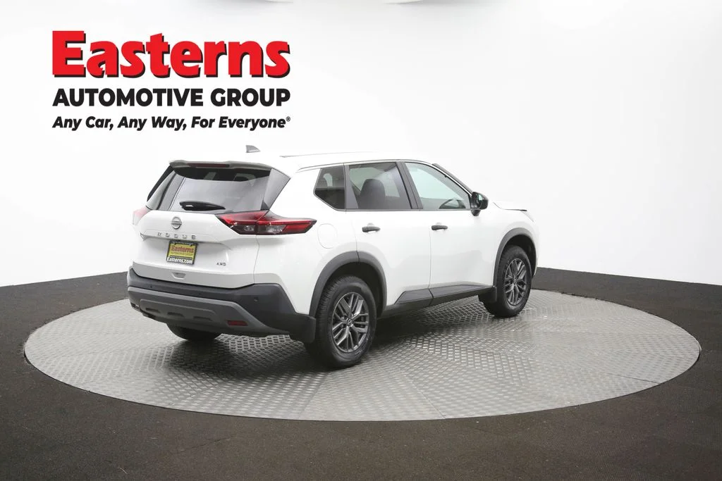 Used 2023 White Nissan S image 42
