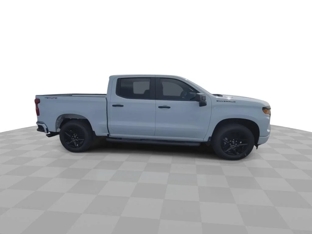 New 2026 Summit White Chevrolet Custom image 9