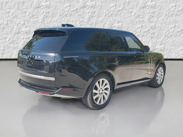 Used 2024 Santorini Black Metallic Land Rover SE image 3