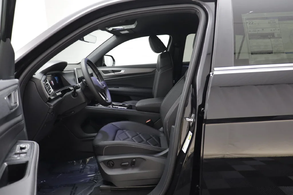 New 2026 Black Pearl Volkswagen SE w/Technology image 6