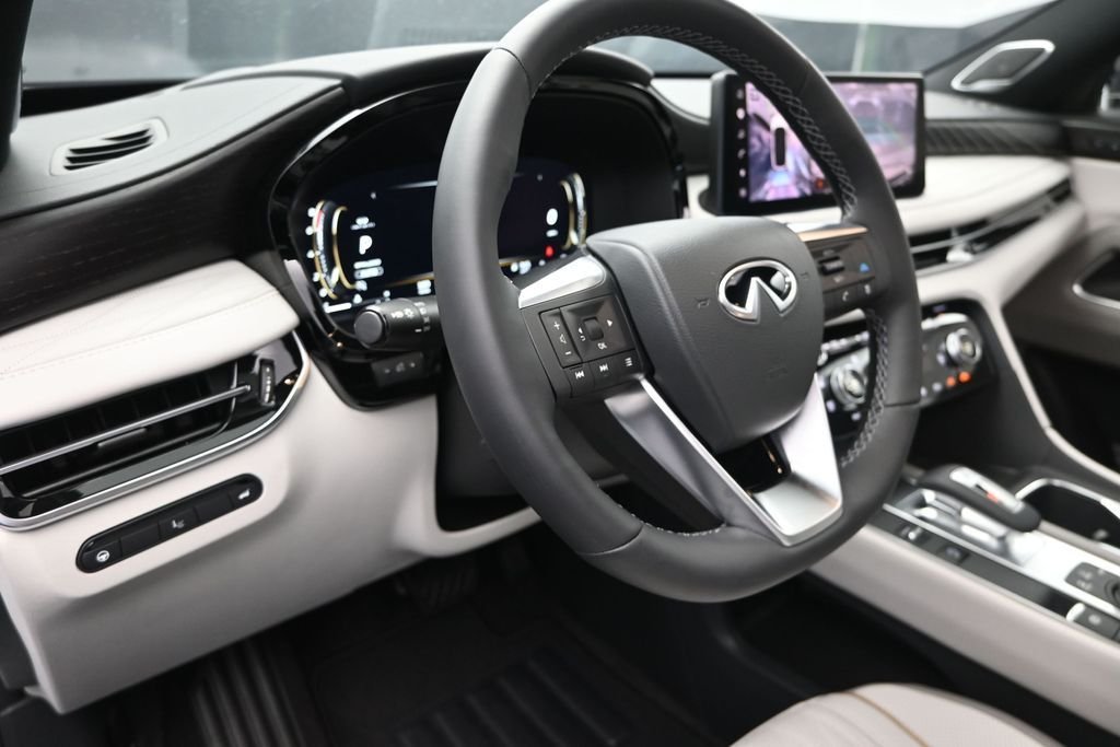 New 2027 2T RAD WHT INFINITI Autograph AWD image 12