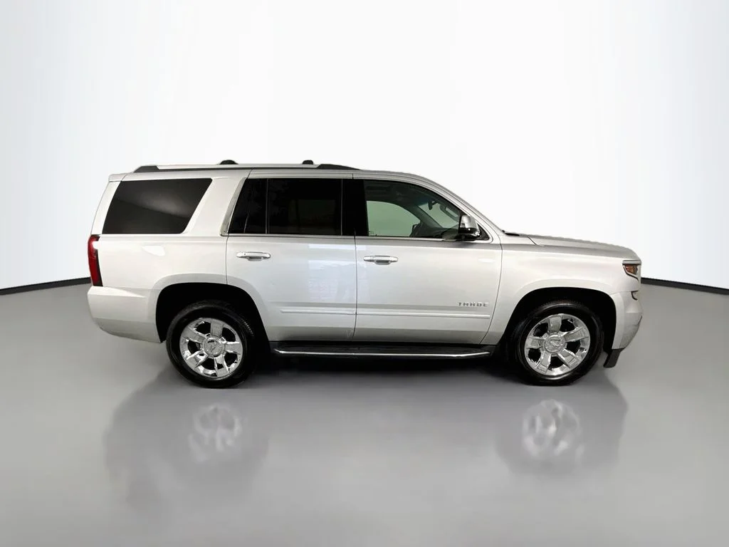Used 2018 Silver Ice Metallic Chevrolet Premier image 8