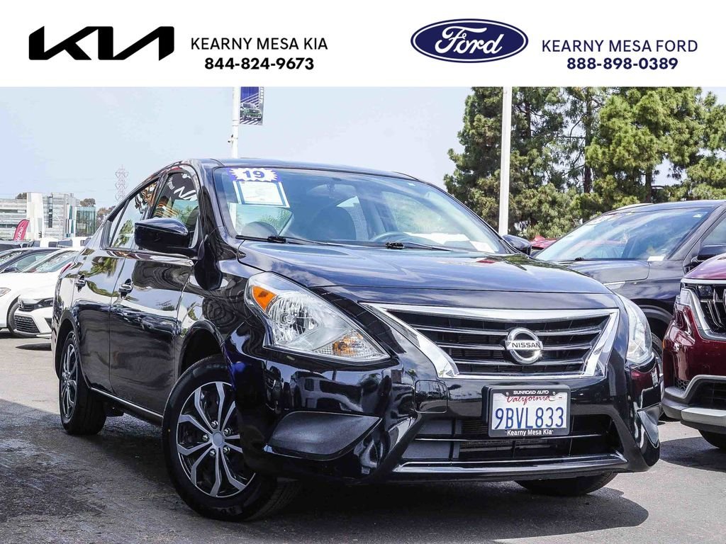2019 Nissan Versa 1.6 SV CVT's photo