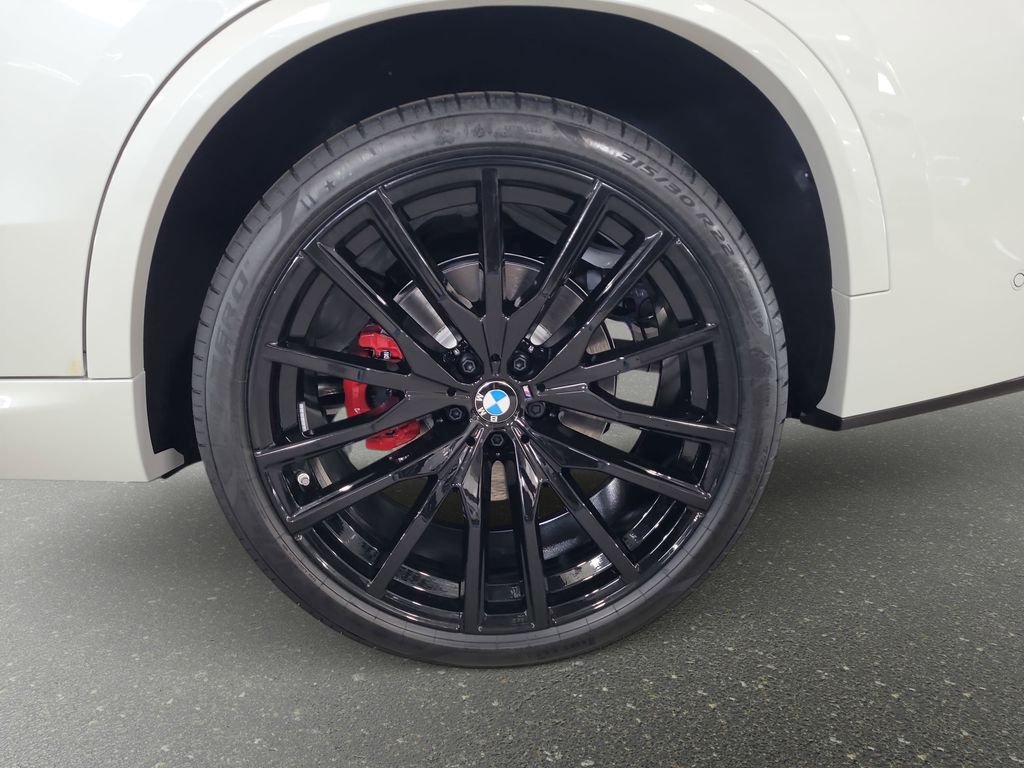 New 2026 Mineral White Metallic BMW sDrive40i image 17