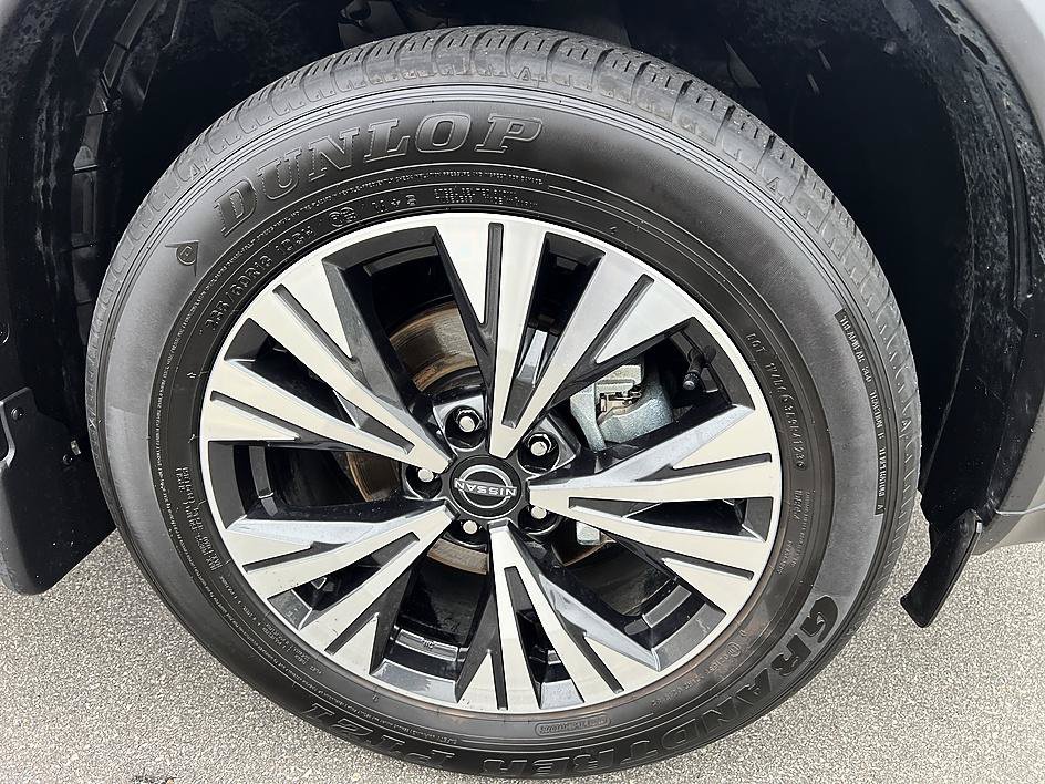 Used 2023 Super Black Nissan SV image 12
