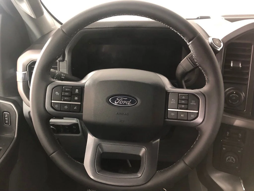 New 2026 Agate Black Metallic Ford XLT image 8