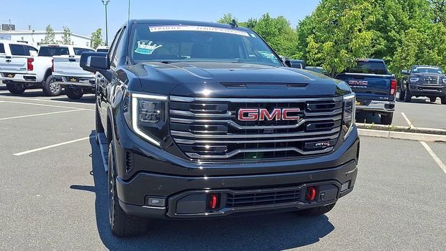 Used 2025 Onyx Black GMC AT4 image 4