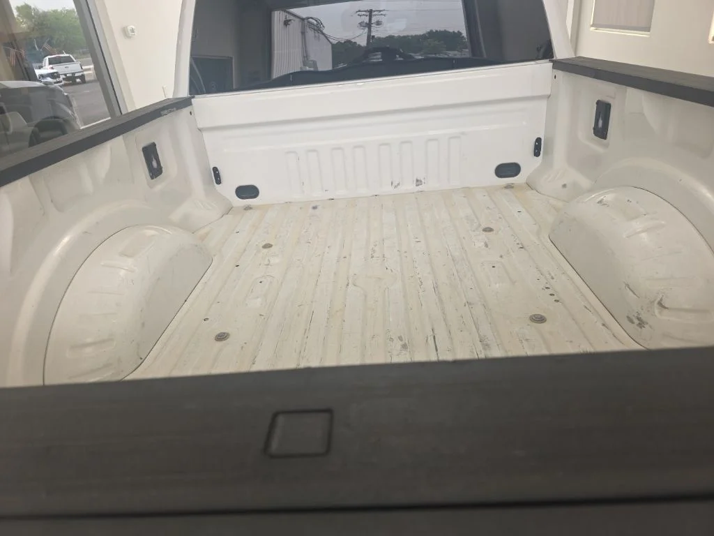 Used 2021 Oxford White Ford XLT image 9