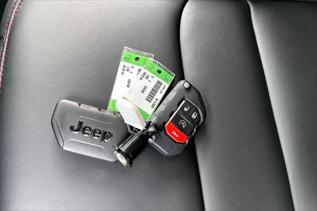 New 2026 Black Clearcoat Jeep Rubicon X image 30