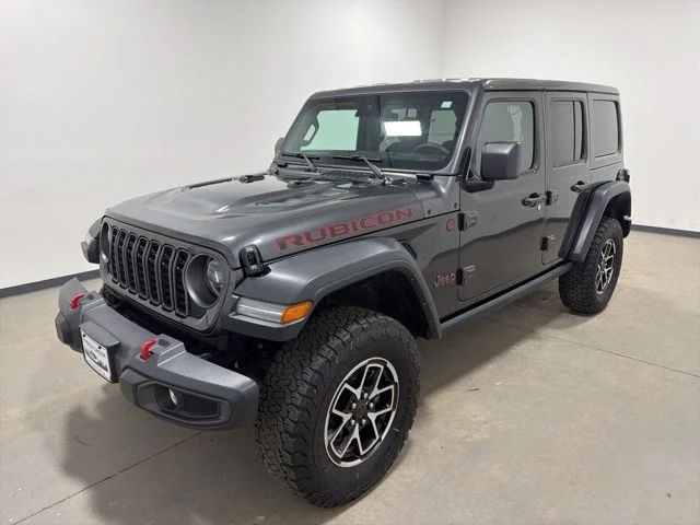 Used 2025 Granite Crystal Clearcoat Metallic Jeep Rubicon image 7