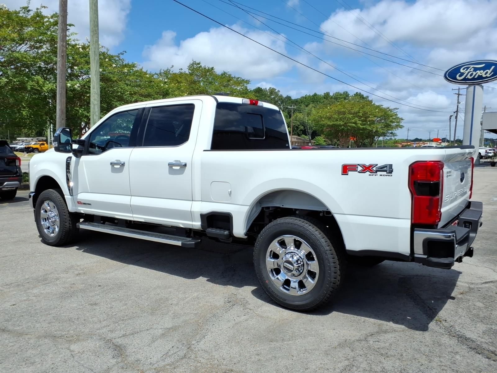 New 2026 Star White Metallic Tri-Coat Ford F-250® Lariat® image 3