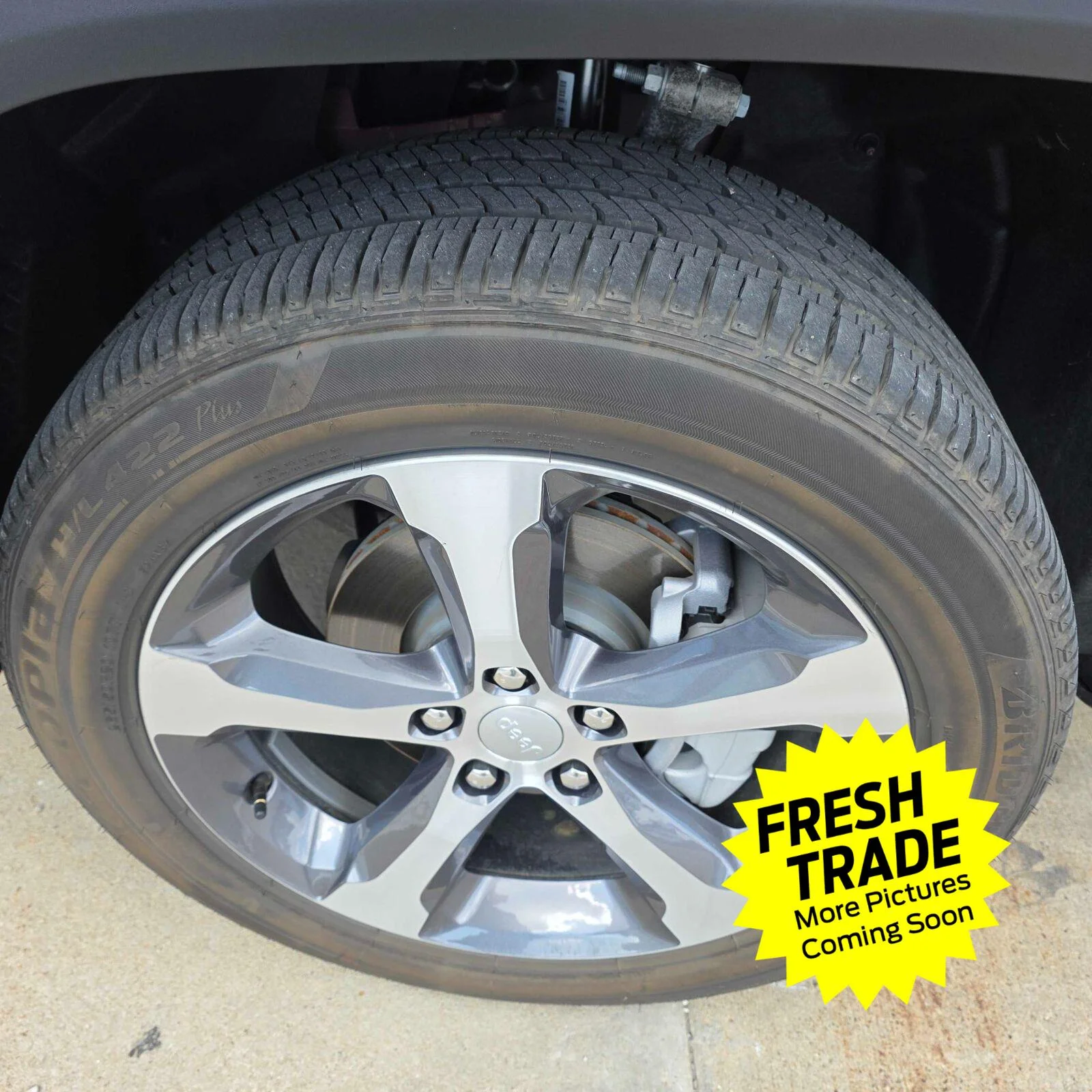 Used 2024 Velvet Red Pearlcoat Jeep Limited image 7