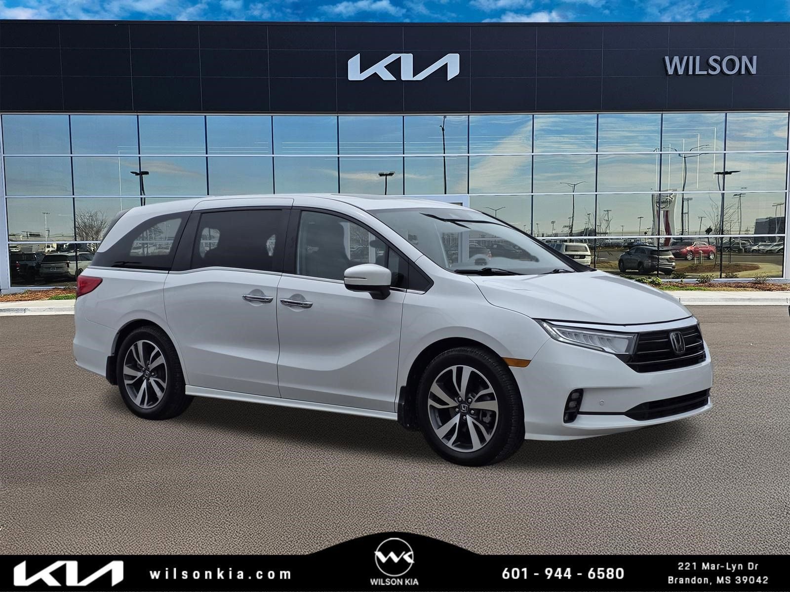 2023 Honda Odyssey Touring's photo