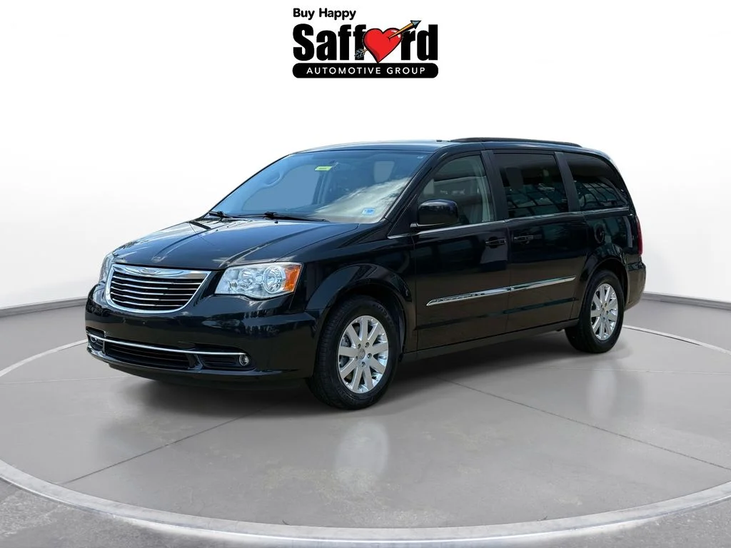 2015 Chrysler Town & Country Touring's photo