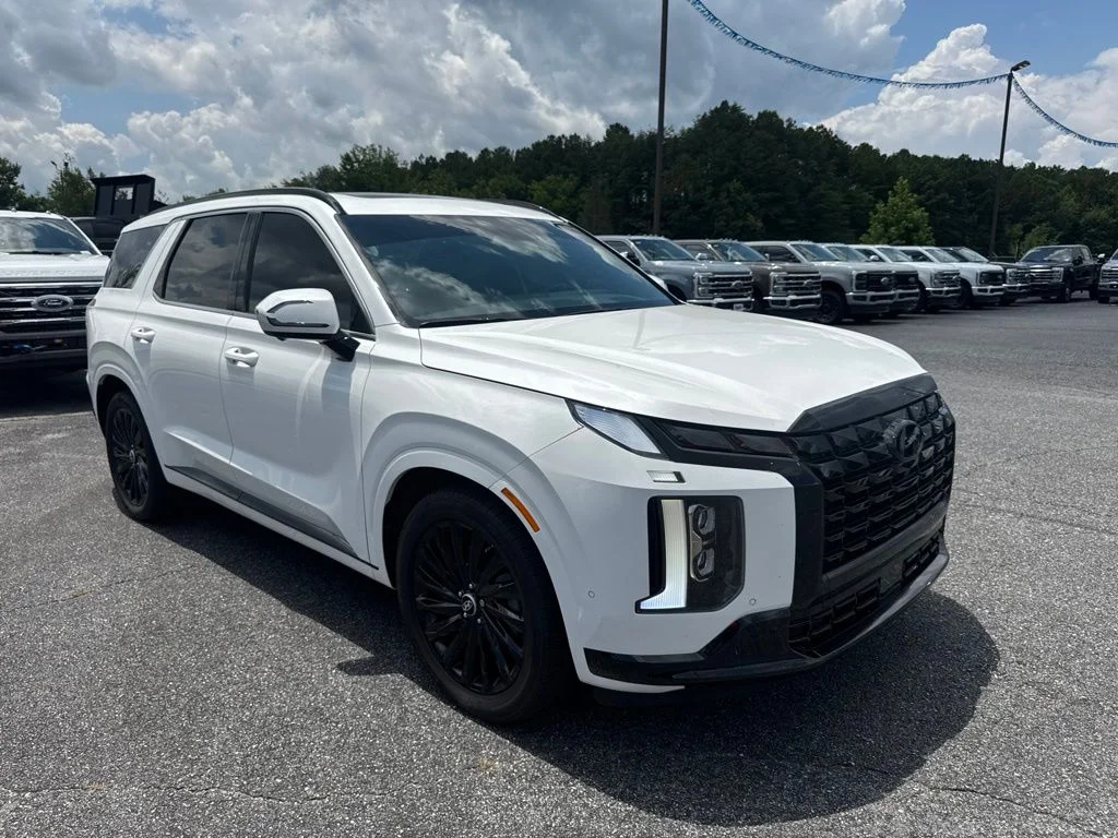 Used 2025 White Hyundai Calligraphy Night Edition image 2