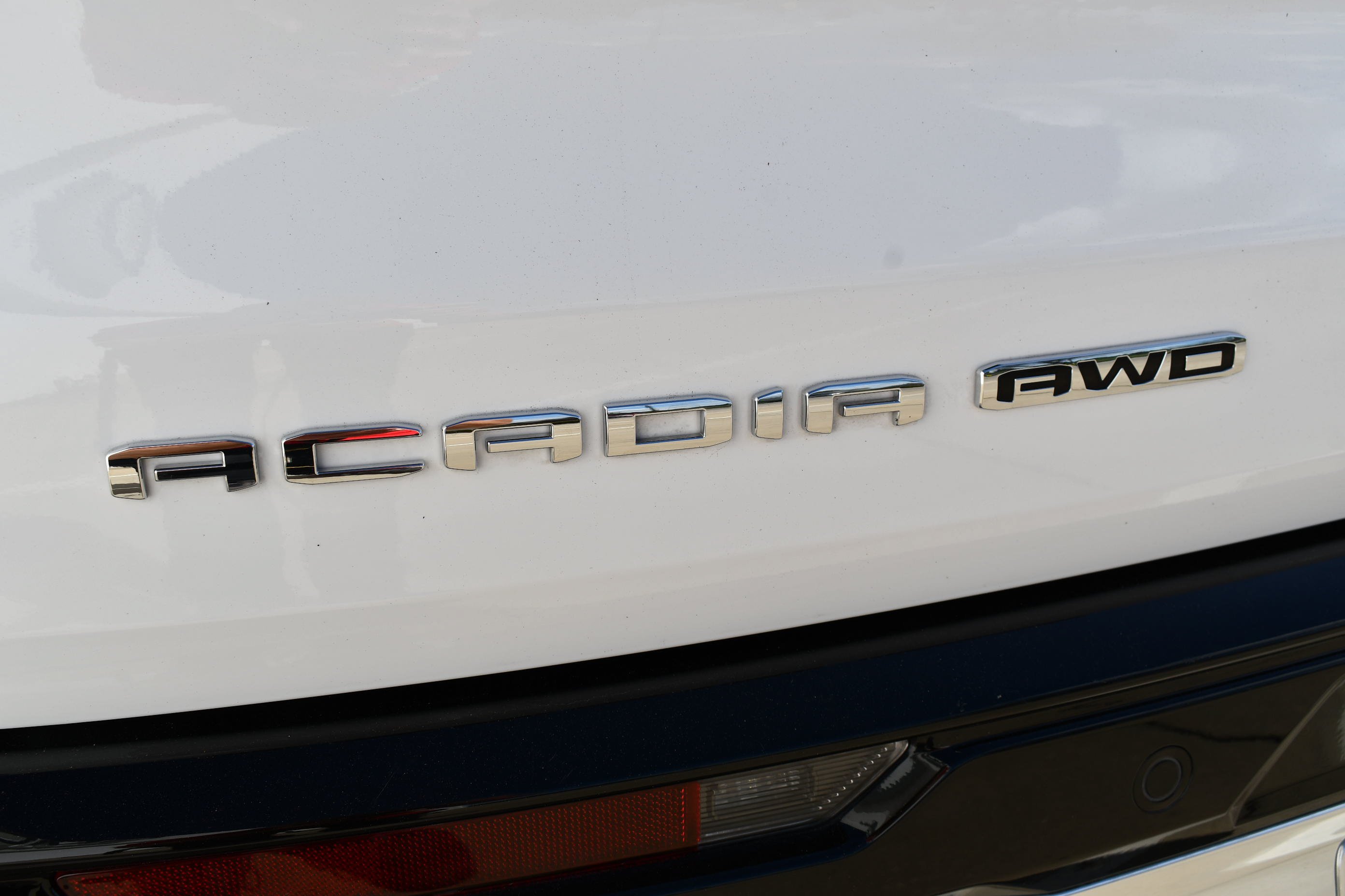 2025 GMC Acadia Denali - Photo 8