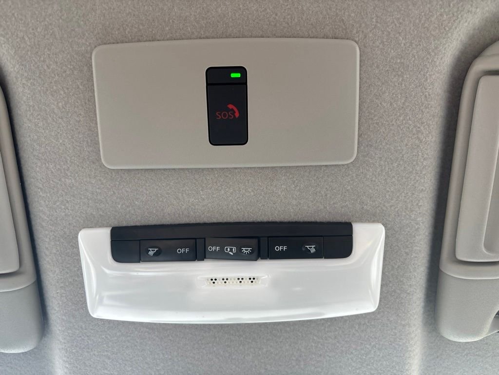 Used 2024 Gray Nissan SR image 25
