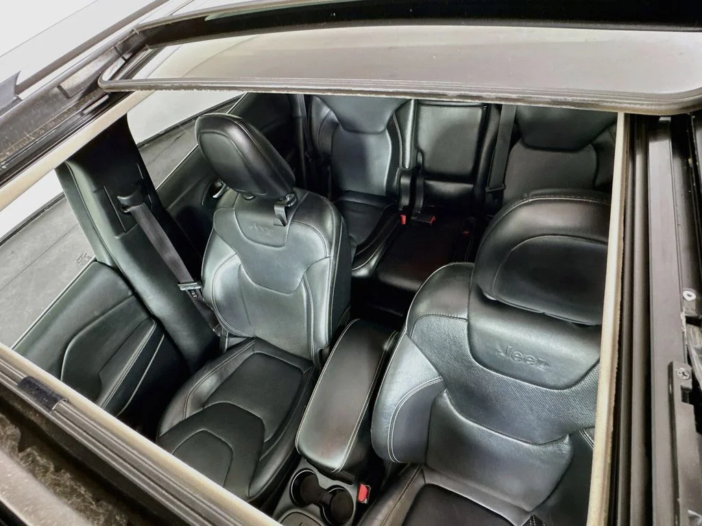 Used 2014 Gray Jeep Limited image 25