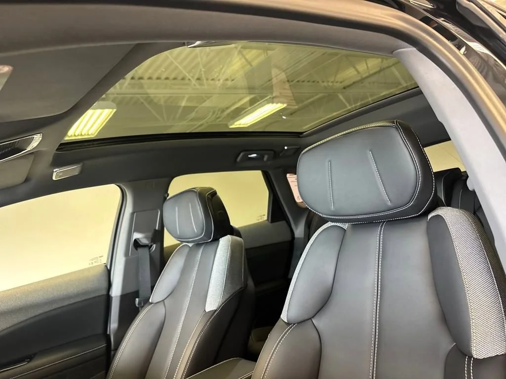 2025 Cadillac OPTIQ Sport 1 - Photo 29