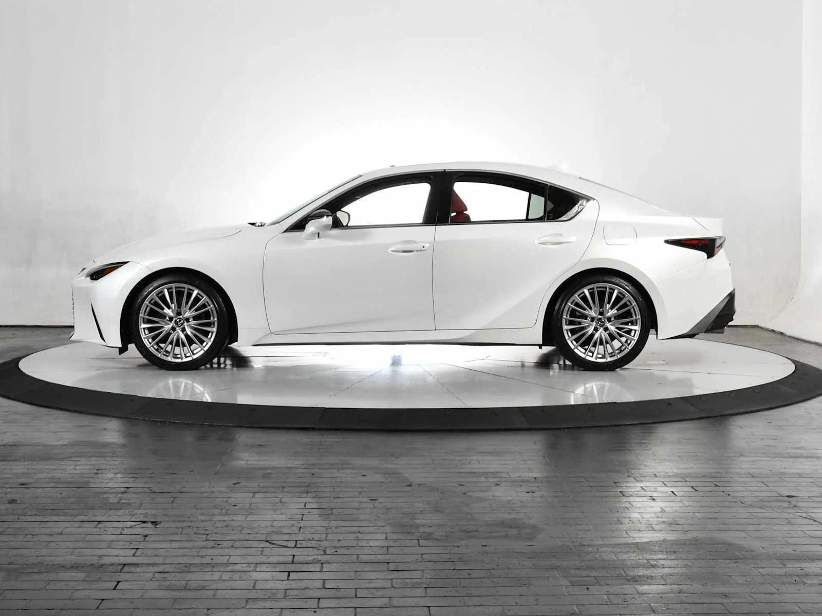Used 2024 Eminent White Pearl Lexus  image 2