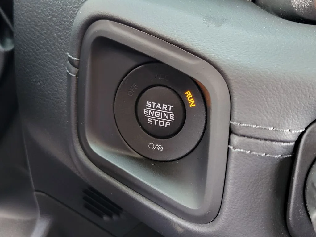 New 2026 Goldilocks Exterior Paint Jeep Sahara image 10