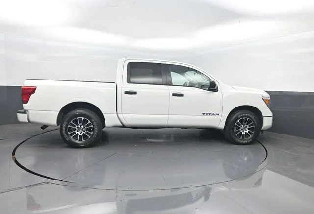 Used 2022 White Nissan SV image 37