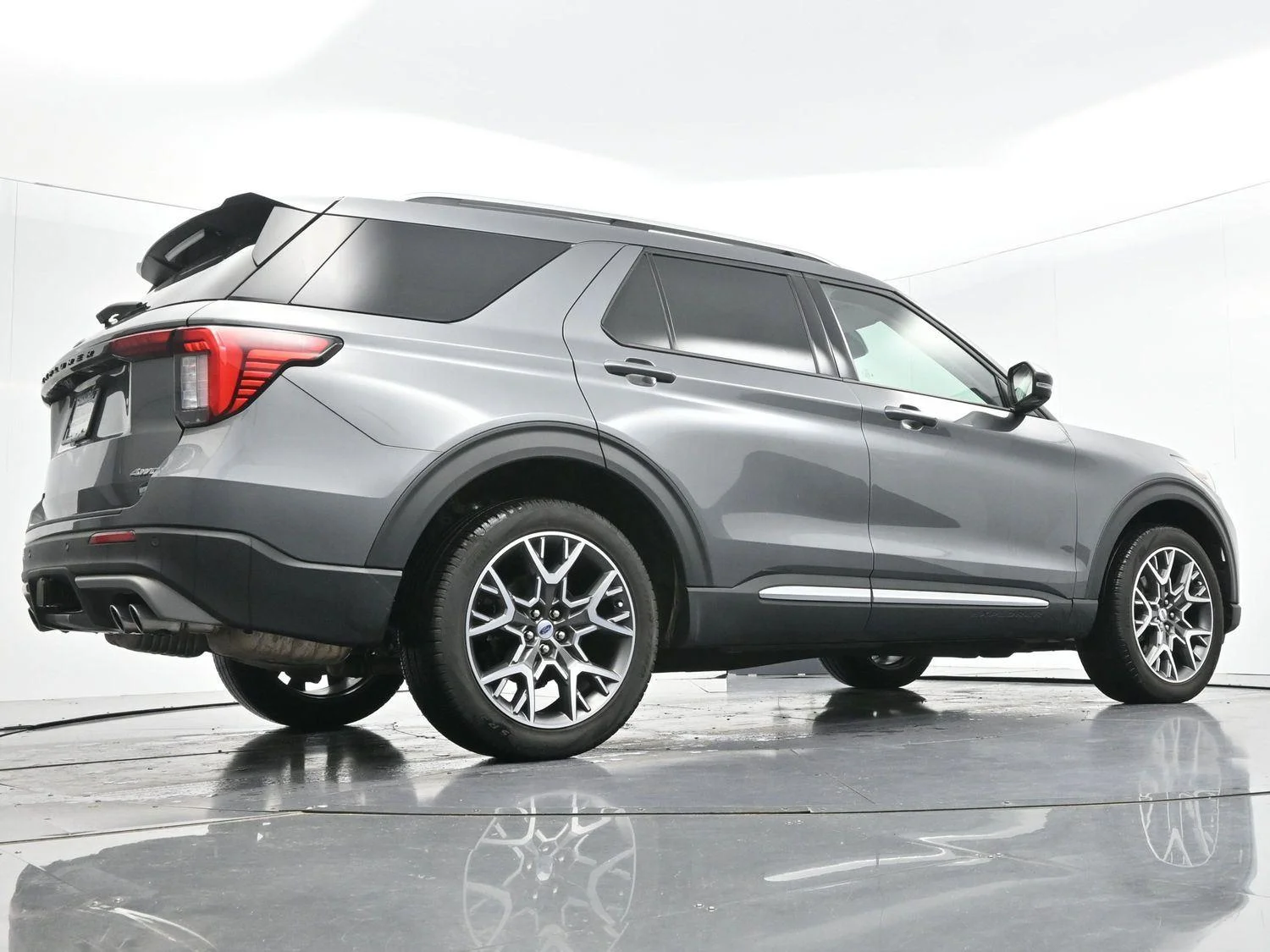 Used 2025 Carbonized Gray Ford Platinum image 51