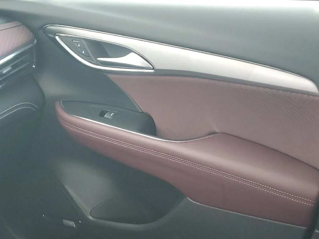 Used 2025 Ebony Twilight Metallic Buick Sport Touring image 20